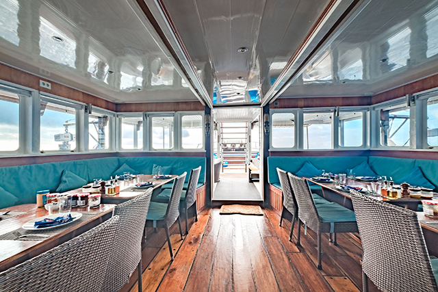 Restaurant - MV Ambai - Indonesia Liveaboard