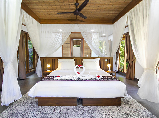 Bedroom - Premium Hillside Cottage - Murex Bangka Resort - Indonesia Dive Resort